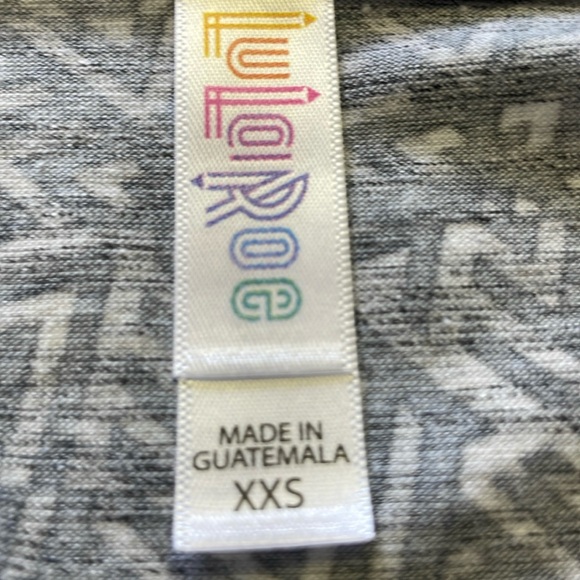 LulaRoe Geometric Printed Perfect T High Low Top-#0350 - Picture 11 of 12